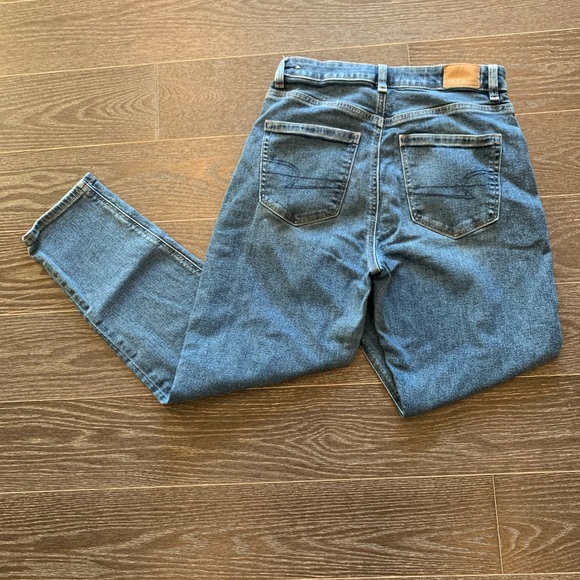 American Eagle Jeans - Picture 2 of 4
